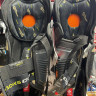 Щитки CCM Tacks AS-V Pro SR (новые, трещина на пластике) - Щитки CCM Tacks AS-V Pro SR (новые, трещина на пластике)