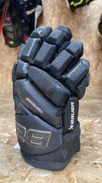 Перчатки Bauer Supreme Mach S23 JR black (1061903) (1 правая крага, 11 размер, новая с биркой)