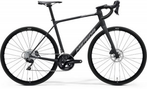 Велосипед Merida Scultura Endurance 400 28&quot; SilkBlack/DarkSilver Рама: S (2022) 