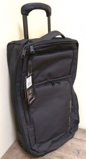 Дорожная сумка Dakine Carry-on Roller 36L black stripe 