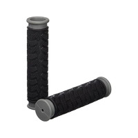 Ручки на руль CLARKS C49BG 3-260 резиновые 125мм 2-х компонент. черно-серые Ручки на руль CLARKS C49BG 3-260 резиновые 125мм 2-х компонент. черно-серые